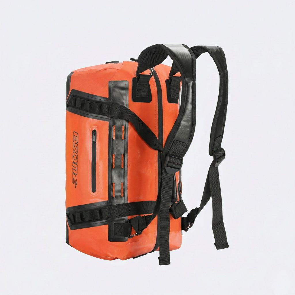 Duffle bag étanche orange 50L, vue de dos avec bretelles de portage dorsal réglables pour transport à dos