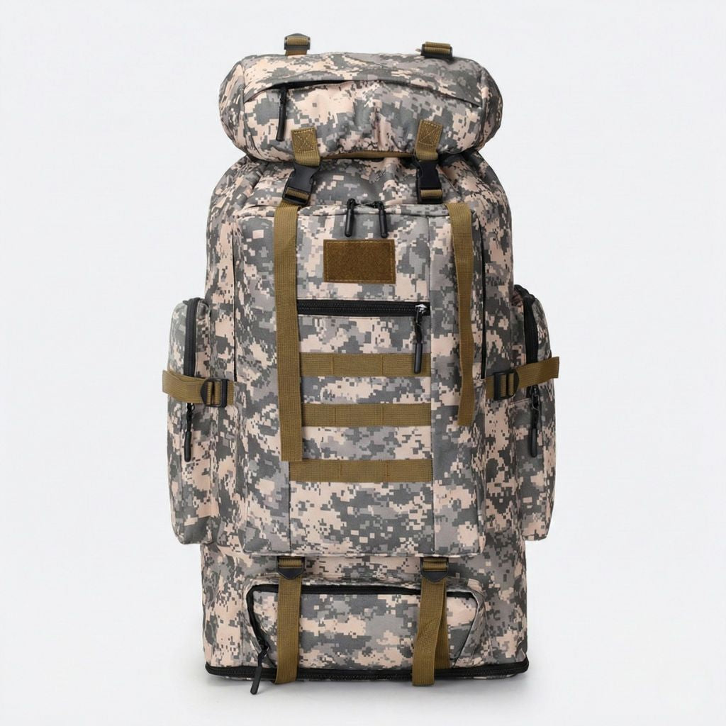 Grand sac à dos tactique camouflage gris digital 100L de face avec capuchon, poches MOLLE et ceinture ventrale