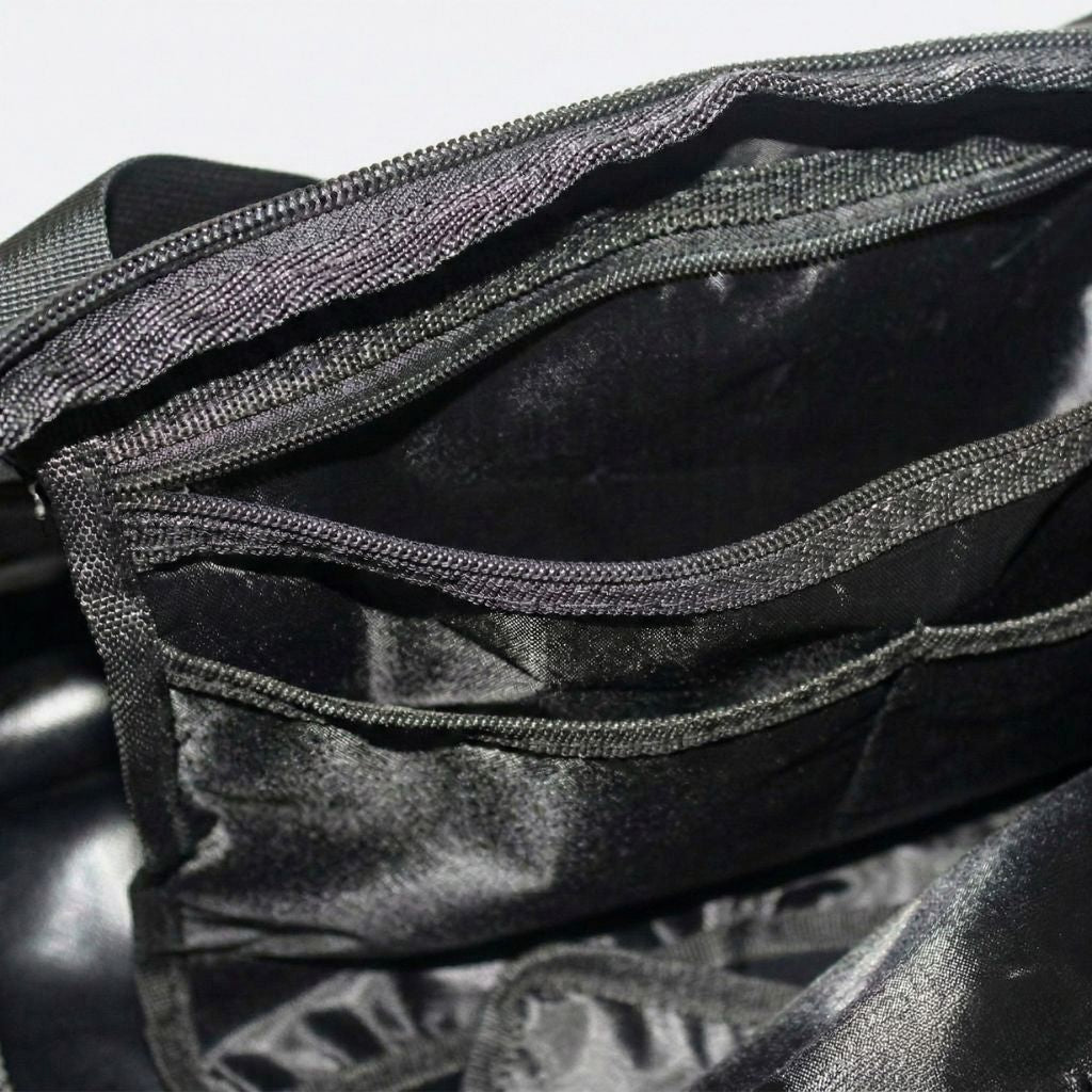 Fermeture éclair étanche de la poche frontale du sac imperméable moto, résistante aux projections d'eau