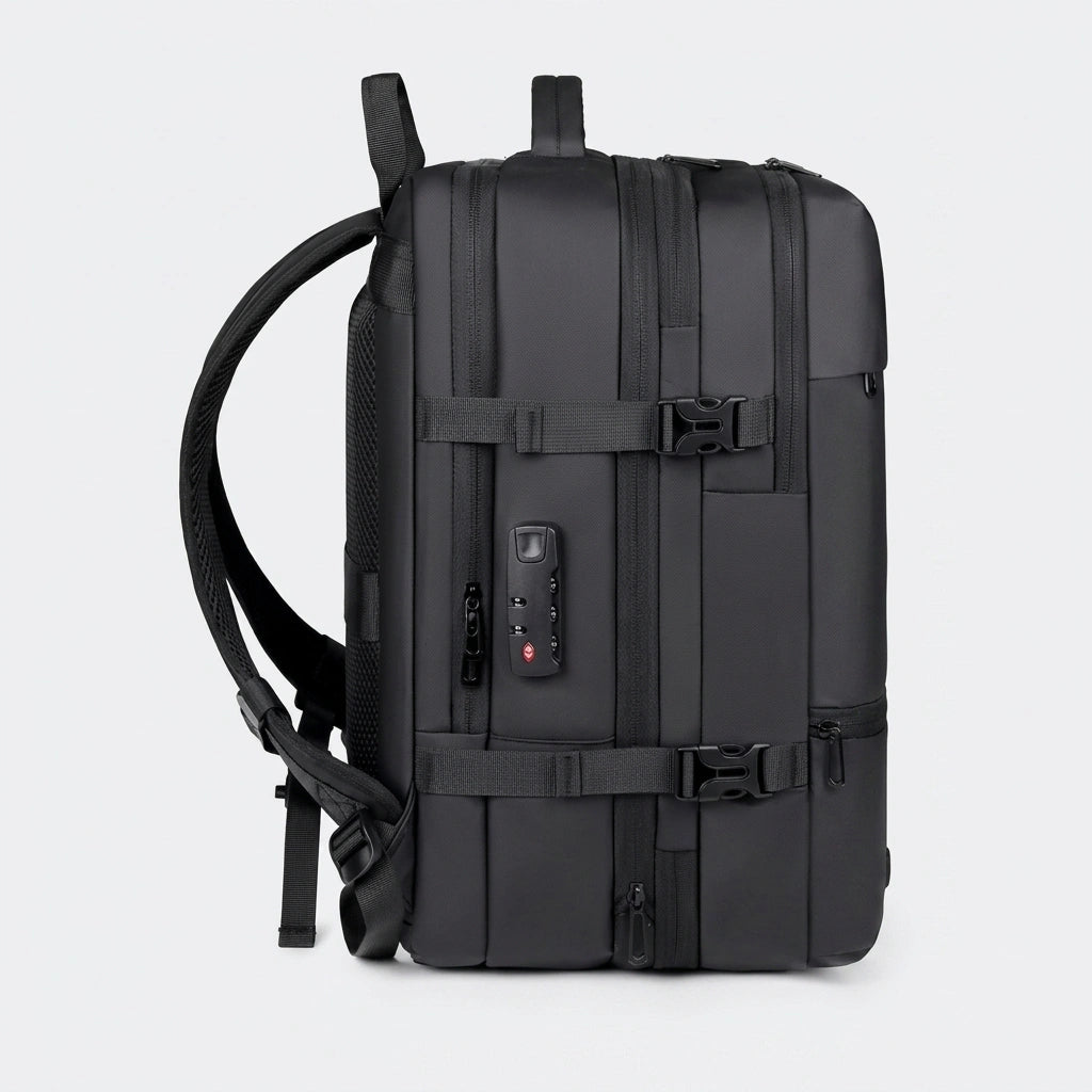 Vue latérale du sac à dos business noir avec cadenas TSA à combinaison et sangles de compression