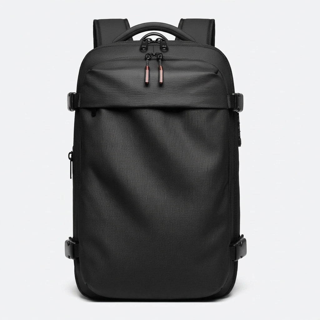 Sac à dos cabine noir vue de face avec design épuré, poignée supérieure et cadenas TSA intégré