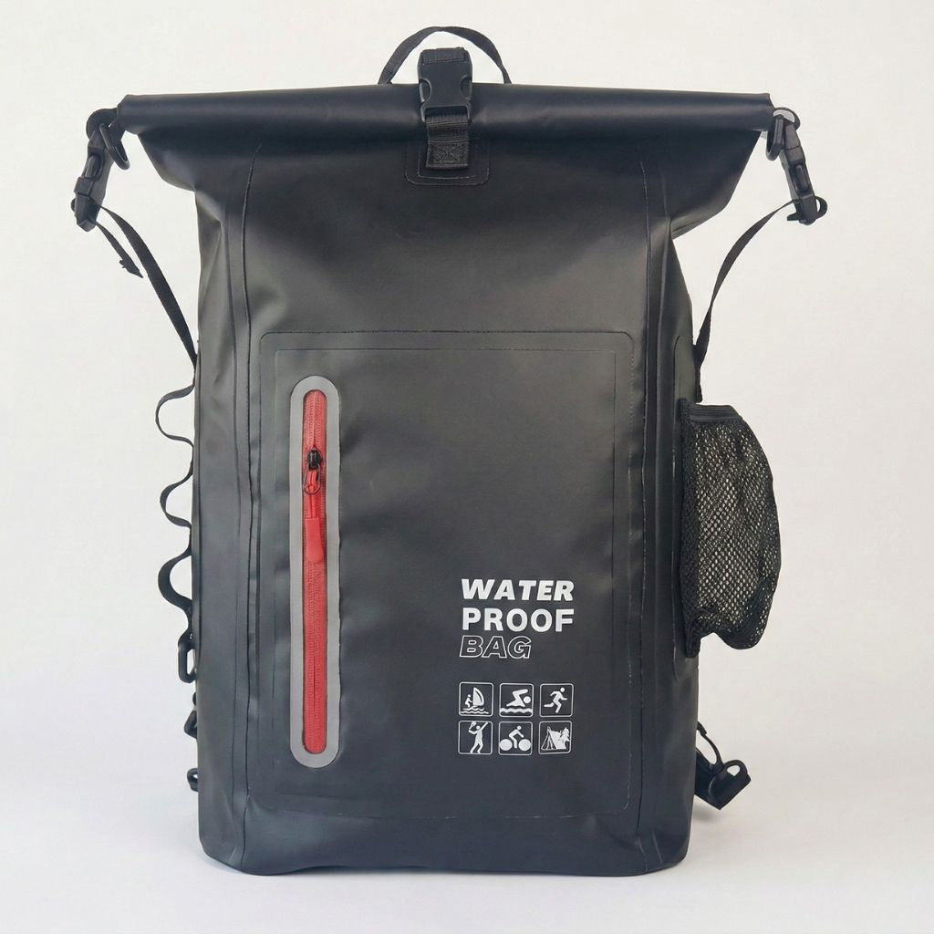 Sac à dos étanche noir 21L toile PVC, vue de face, fermeture roll-top et poche zippée avec curseur rouge