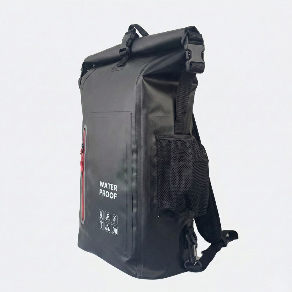 Sac à dos étanche noir 21L toile PVC, vue 3/4, poche filet latérale et système de compression latérale ajustable