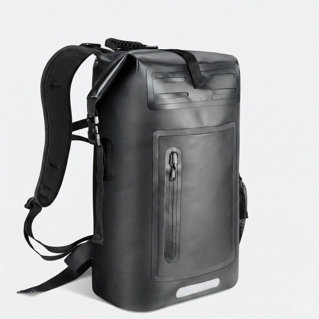 Sac à dos étanche noir 28L roll-top de trois quarts avec poche zippée et fenêtre tactile transparente