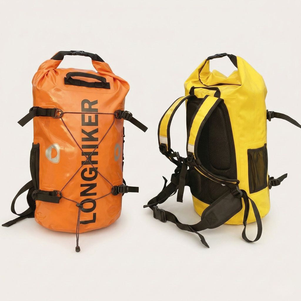 Vue comparative du sac étanche roll-top en coloris orange de face et en jaune de dos, côte à côte