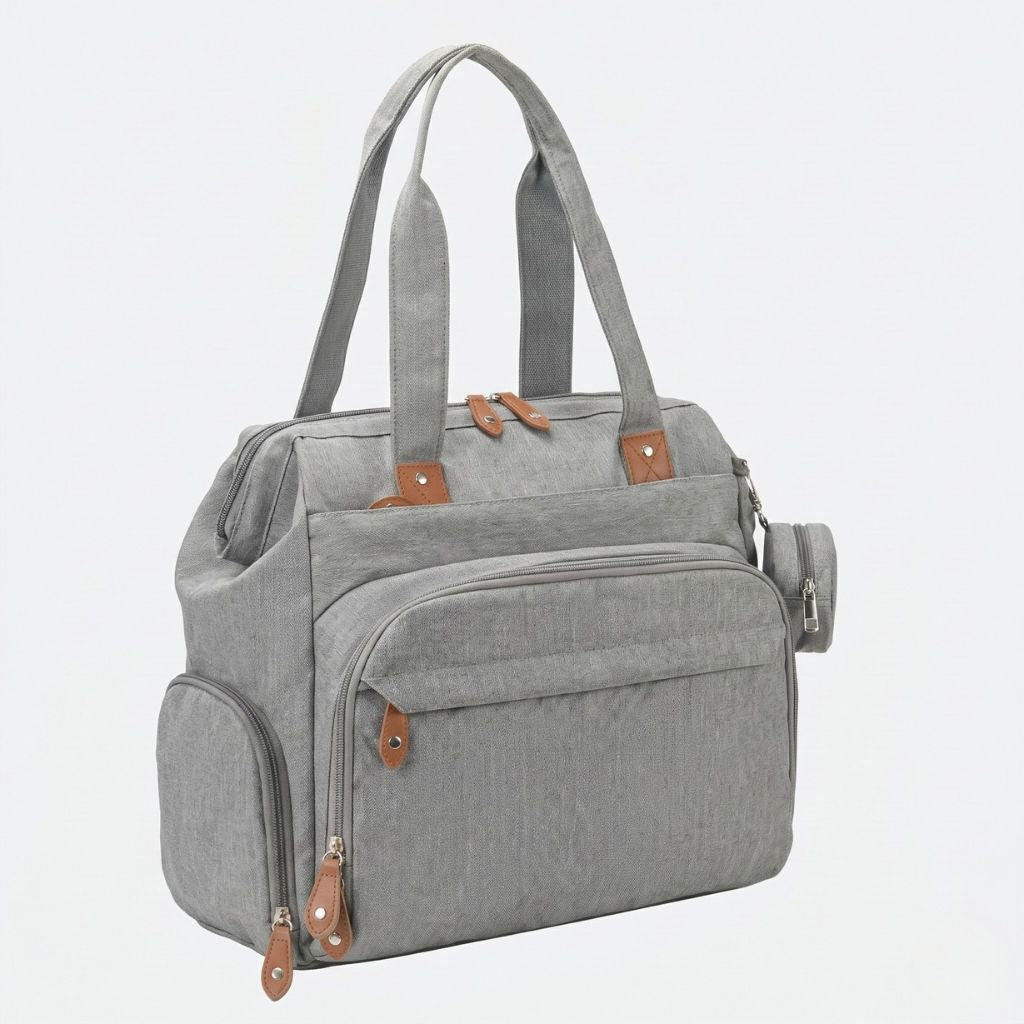 Vue de côté du sac gris chiné avec compartiment chaussures latéral zippé clairement apparent