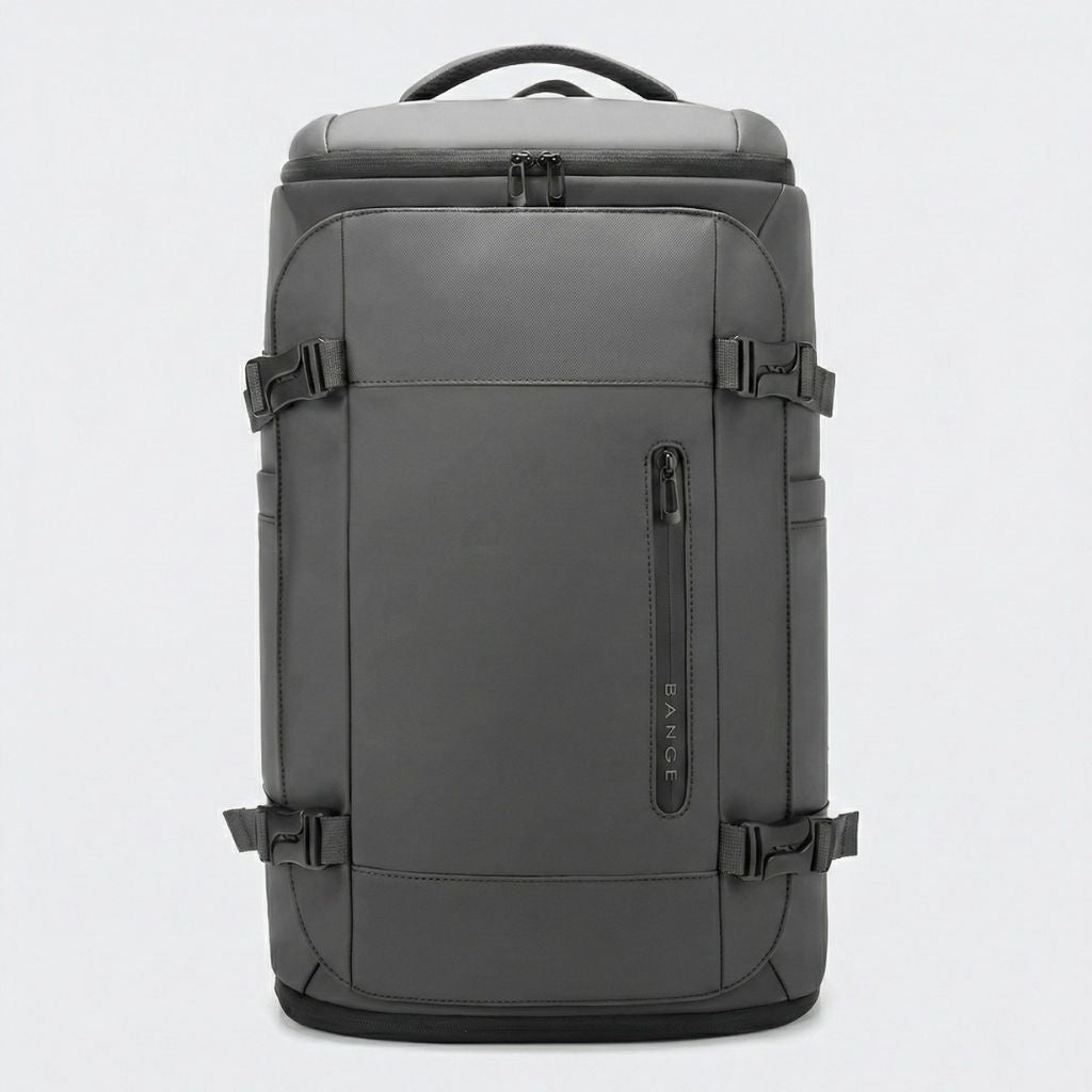 Vue de face du sac à dos cabine gris anthracite, poche zippée verticale et boucles de serrage latérales