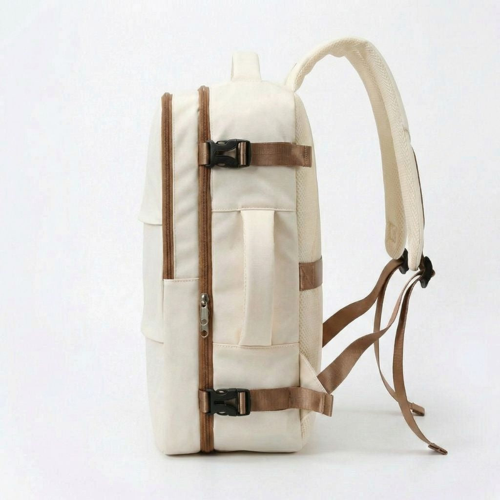 Vue latérale du sac à dos cabine blanc crème avec fermeture zippée latérale caramel et bretelles