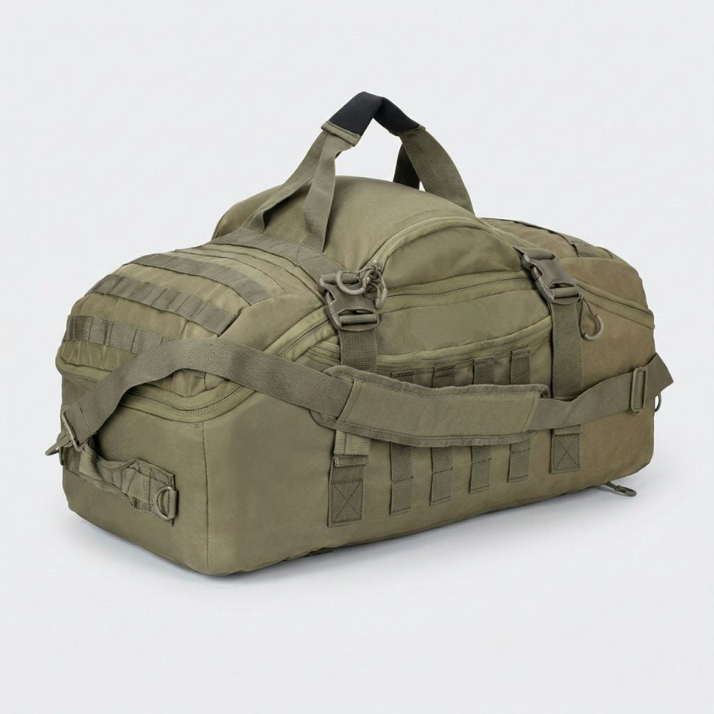 Sac de voyage tactique militaire 71L vert olive en mode sac polochon, sangles MOLLE et bretelles à dos escamotables