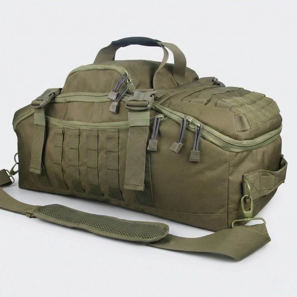 Sac de voyage militaire tactique 71L vert olive en mode sac de sport, sangles MOLLE et bandoulière amovible