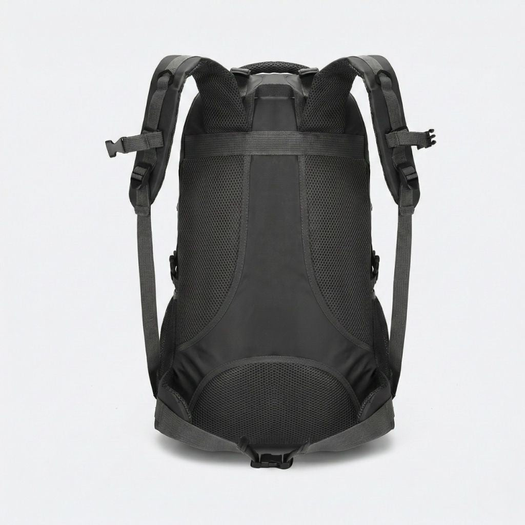 Dos aéré du sac à dos voyage bleu marine, panneau dorsal en maille, bretelles rembourrées et sangle de poitrine