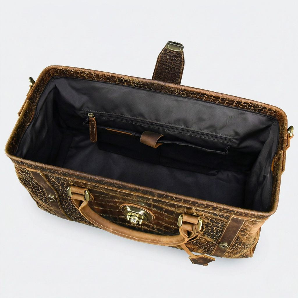 Compartiment principal du sac de voyage cabine ouvert, intérieur noir avec pochette zippée intégrée Image