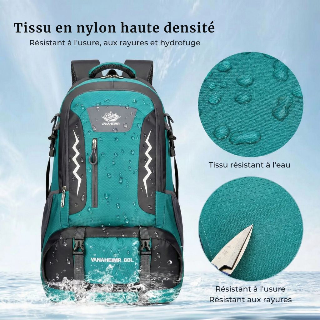 Sac à dos de randonnée turquoise 60L couvert de gouttes d'eau avec zoom sur le nylon déperlant résistant Image