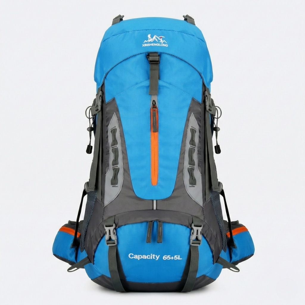 Sac à dos randonnée 70L bleu ciel et gris, poche zippée orange centrale, structure haute et bretelles rembourrées.