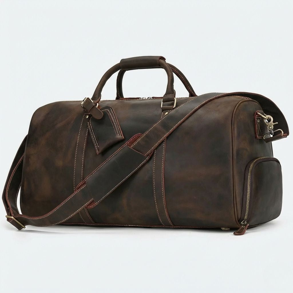 Sac de voyage cabine en cuir crazy horse brun foncé avec poche à chaussures et bandoulière réglable