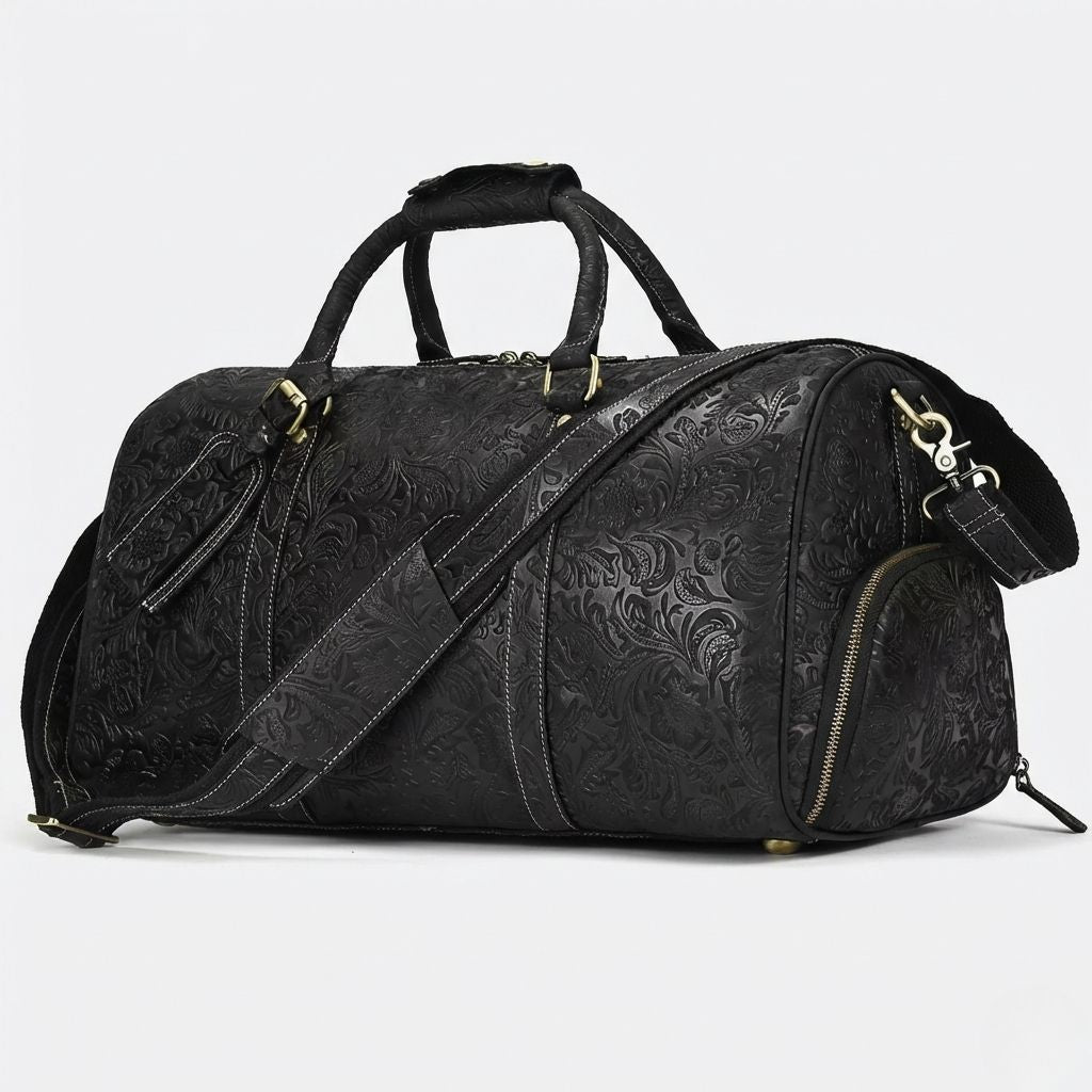 Sac de voyage cuir véritable embossé floral noir, compartiment chaussures ouvert avec des chaussures en cuir
