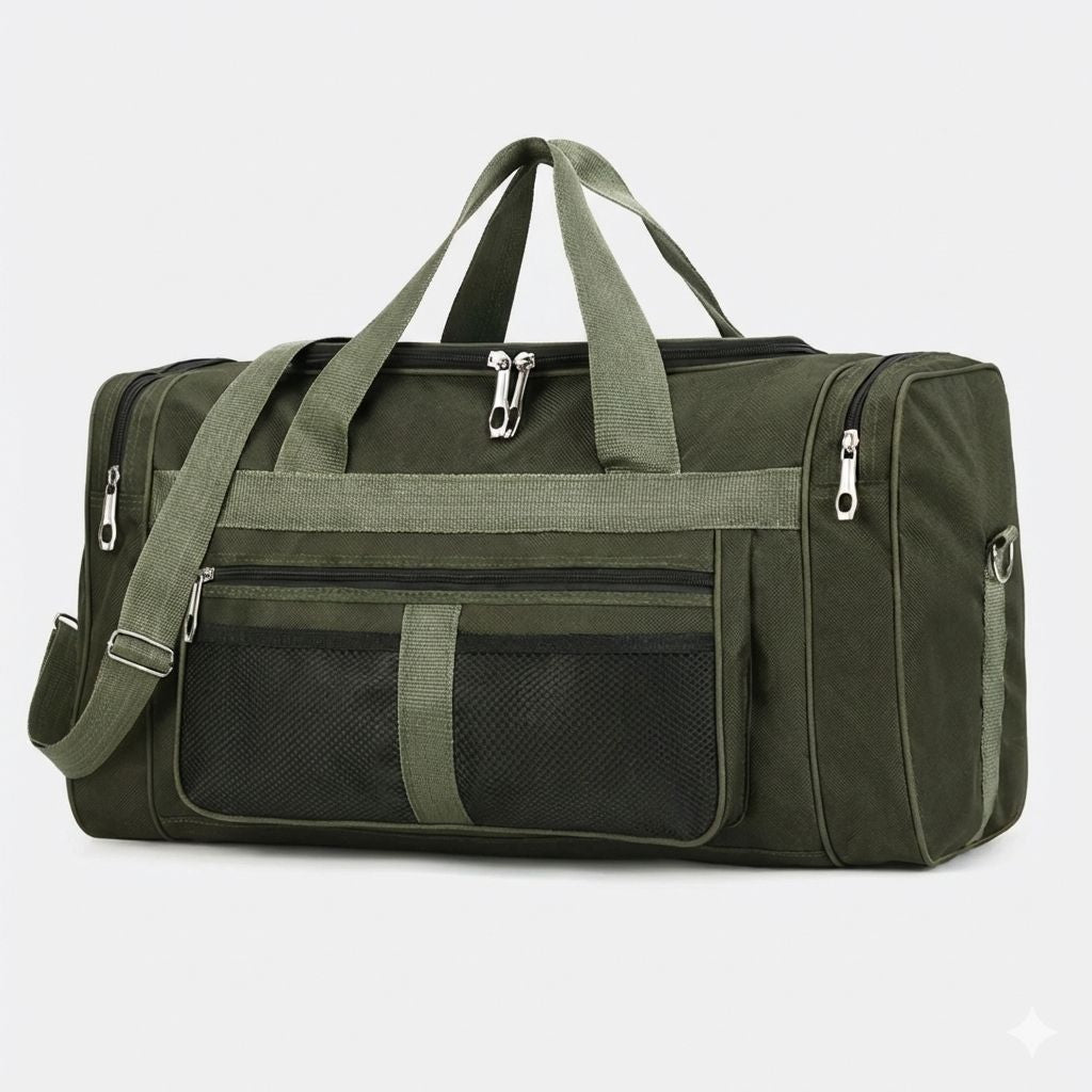 Sac de voyage homme polochon vert kaki, vue trois-quarts avec bandoulière et poches frontales zippées