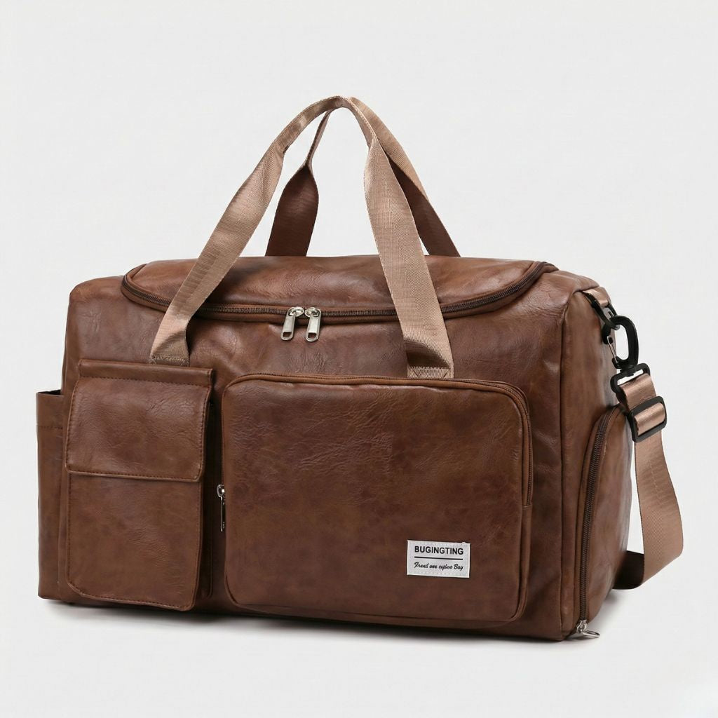 Sac de voyage cabine en simili-cuir vieilli marron avec double poche frontale zippée, vue trois quarts